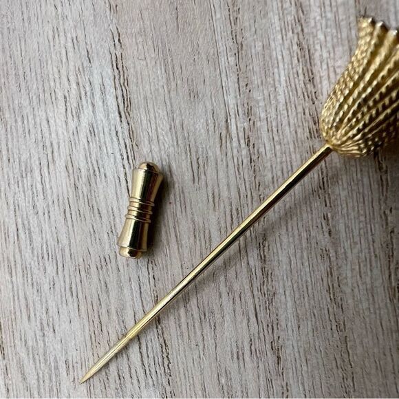 Vintage gold tone and pearl intricate stick pin (untested) - Picture 10 of 10